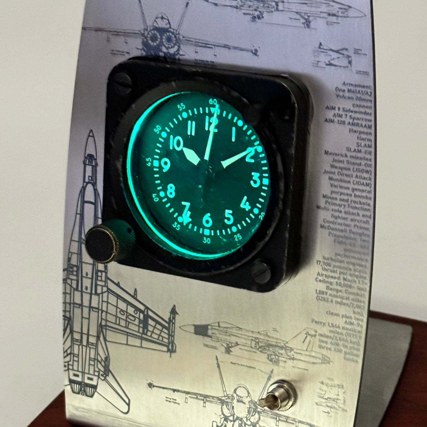 F/A-18 Cockpit clock (NSN 6645-01-311-5481) in working state